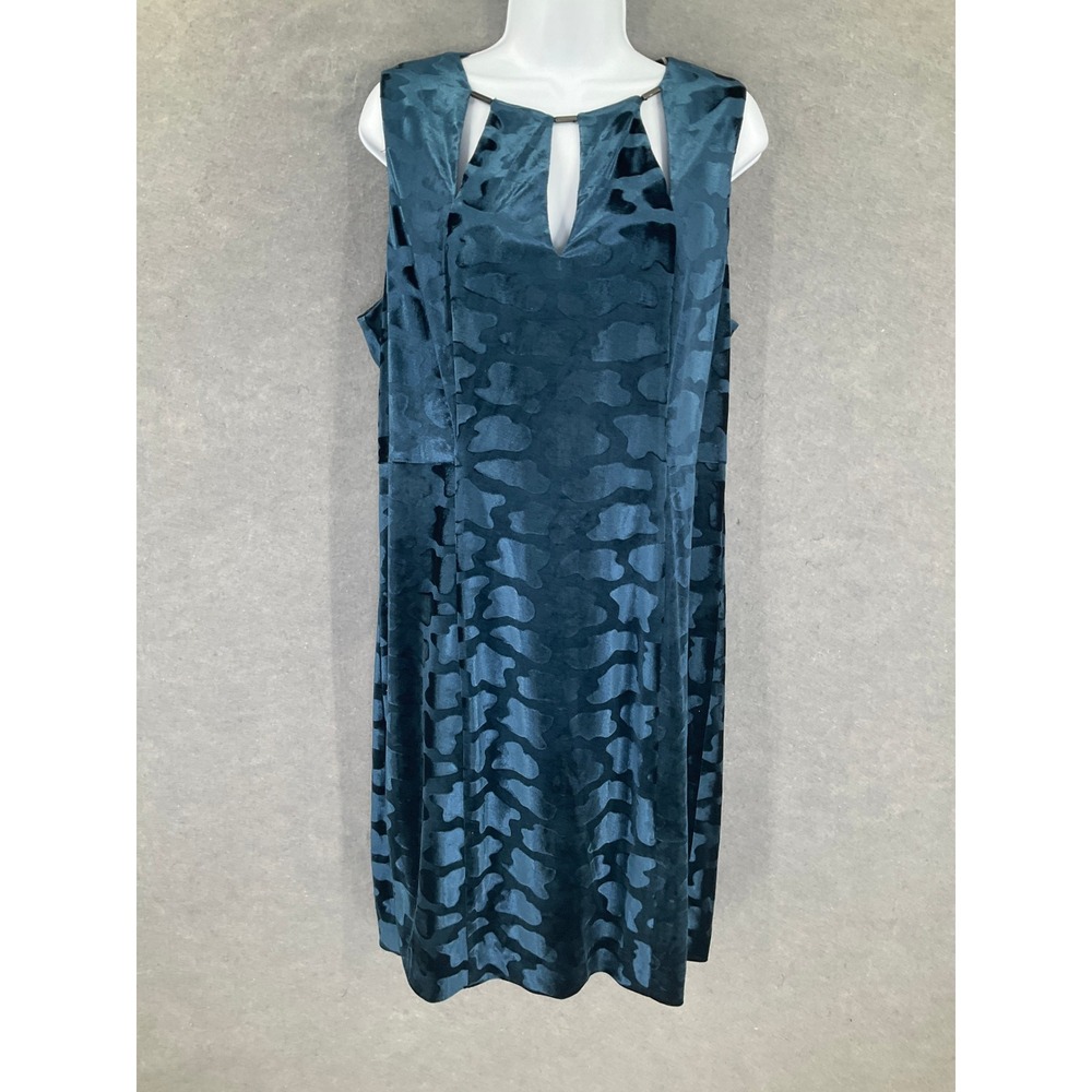 Tahari Charma Dress‎ L True Navy Sleeveless Midi Cut Out Neck Velvet Cocktail